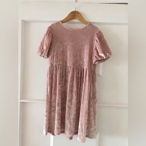3/ $15 Carters girls 6 / 7 Crushed Velour style puffed Short Sleeve pink Dress